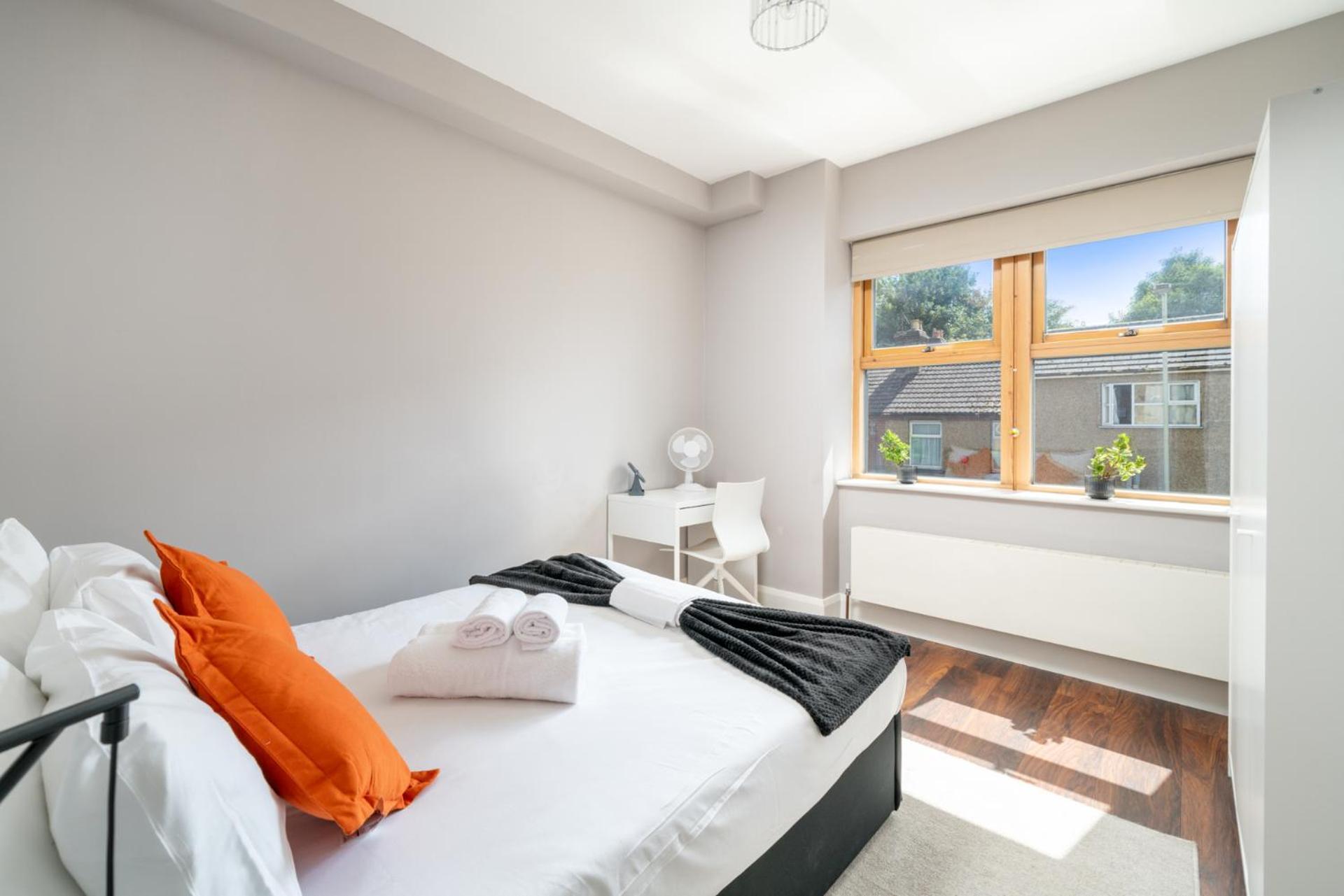 Appartement Town Centre 2 Bedoom Fast Wifi,parking-15 Mins To London